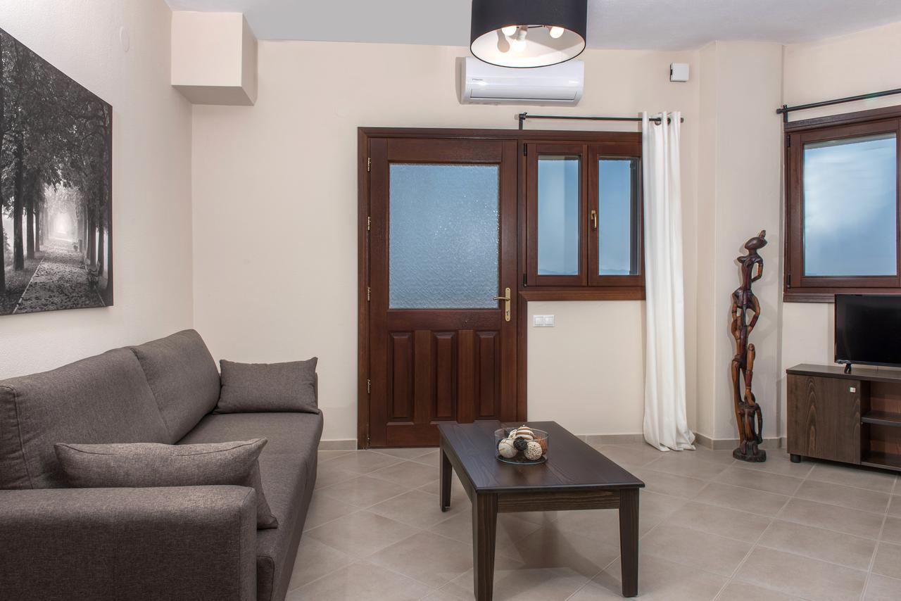 Pleiades Casual Living Apartment Nea Roda Luaran gambar