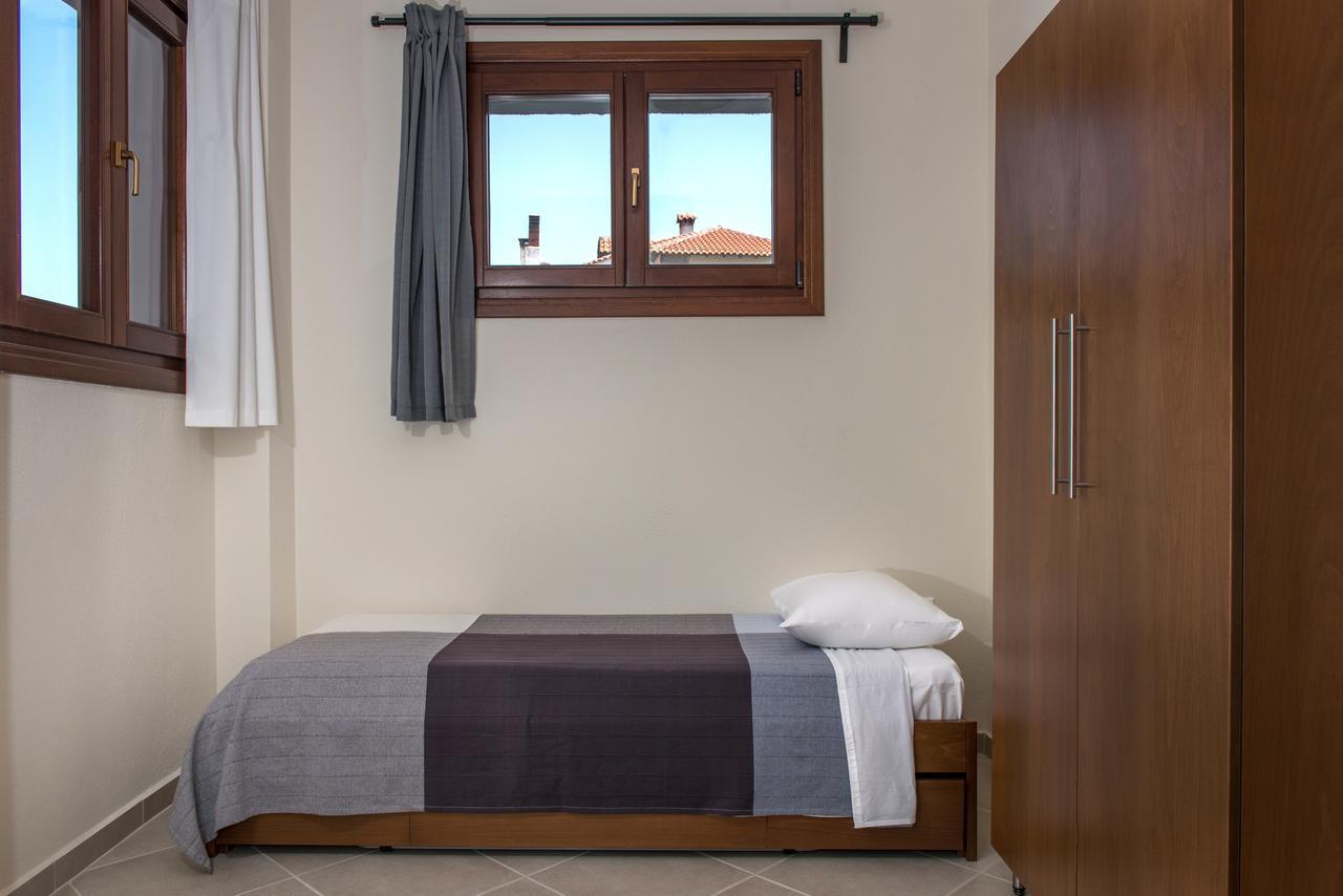 Pleiades Casual Living Apartment Nea Roda Luaran gambar