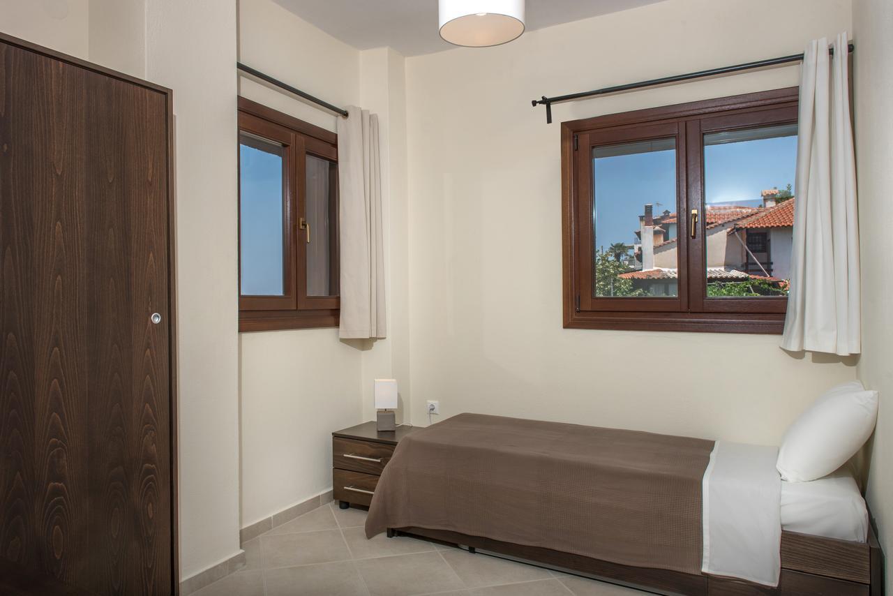 Pleiades Casual Living Apartment Nea Roda Luaran gambar