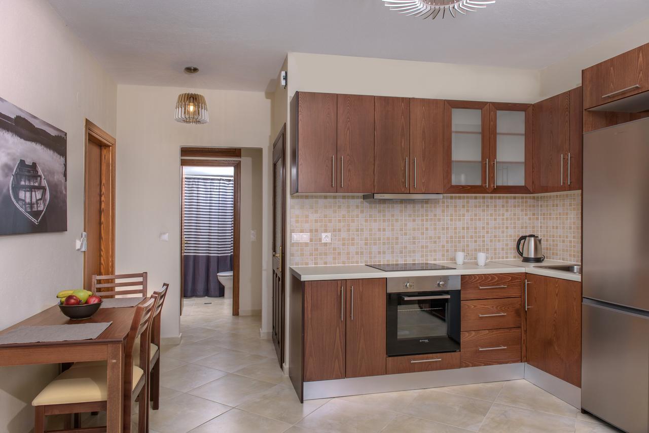 Pleiades Casual Living Apartment Nea Roda Luaran gambar