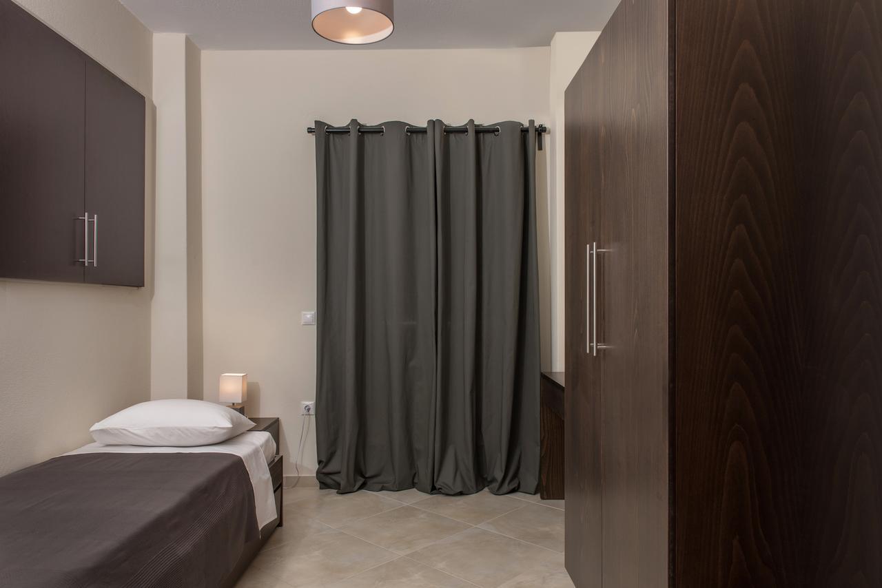 Pleiades Casual Living Apartment Nea Roda Luaran gambar